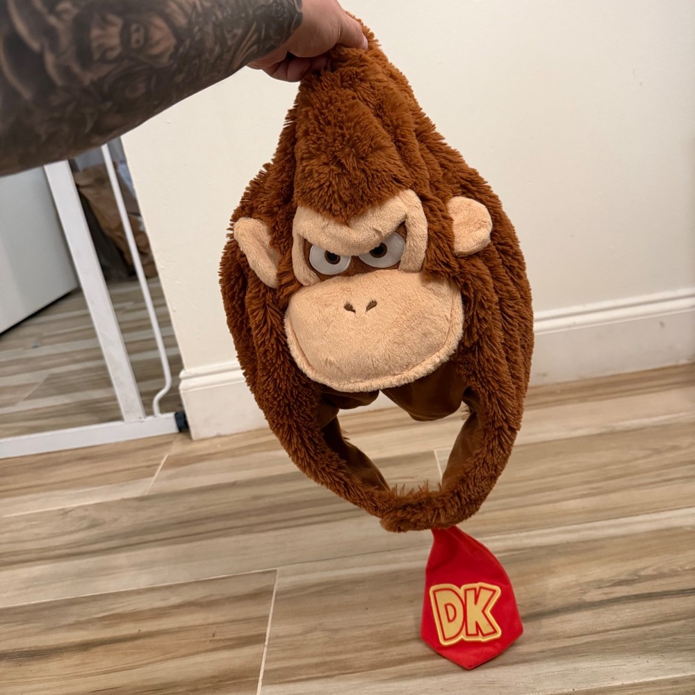 Authentic Universal Studios Super Nintendo World Donkey Kong Plush Hat Red Tie